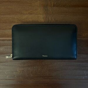 Theory - Continental Wallet